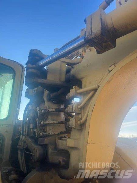 CAT 627B Скрепери

