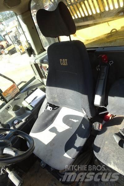 CAT 730 Дъмпери/моторни превозни средства