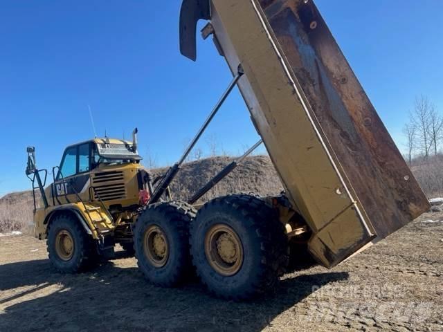 CAT 730 Дъмпери/моторни превозни средства