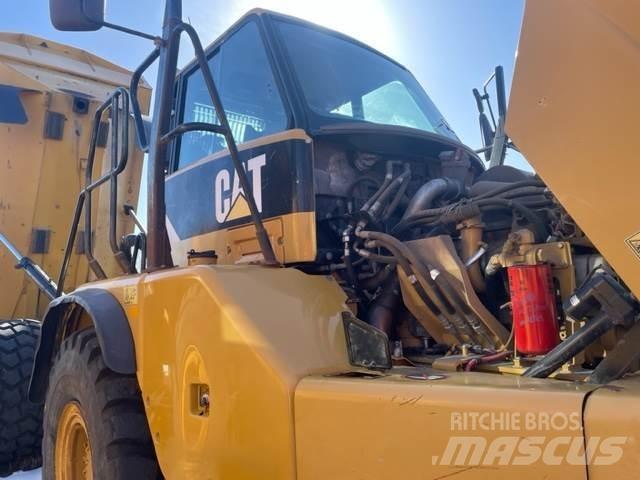 CAT 730 Дъмпери/моторни превозни средства