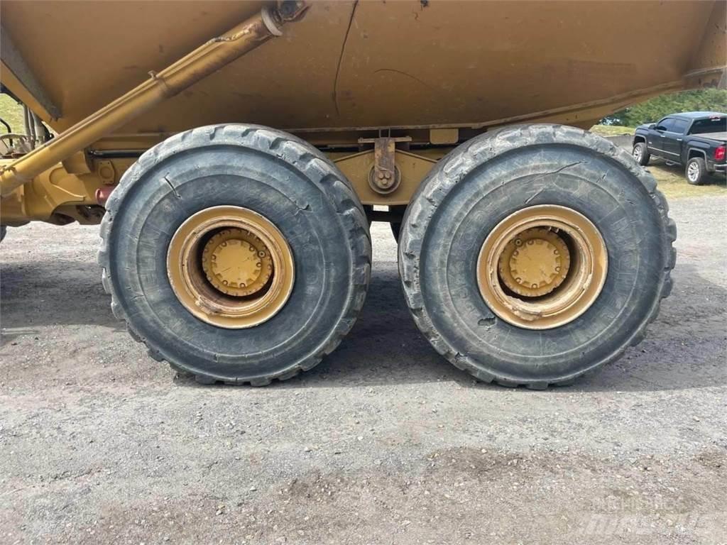 CAT 740 Дъмпери/моторни превозни средства