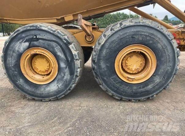 CAT 740 Дъмпери/моторни превозни средства