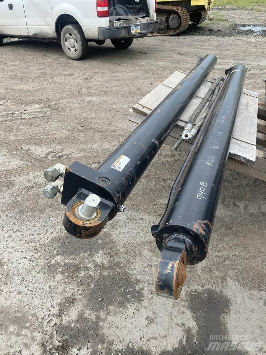 CAT 740B Транспорт - Други