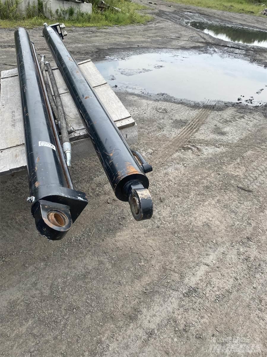 CAT 740B Транспорт - Други