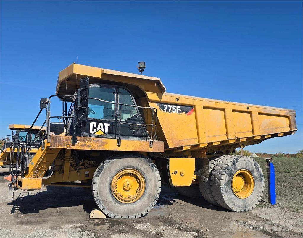 CAT 775F Дъмпери/моторни превозни средства