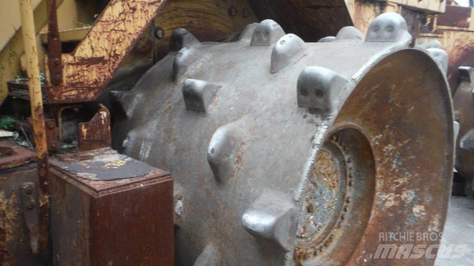 CAT 836G Машини за опаковане на отпадъци