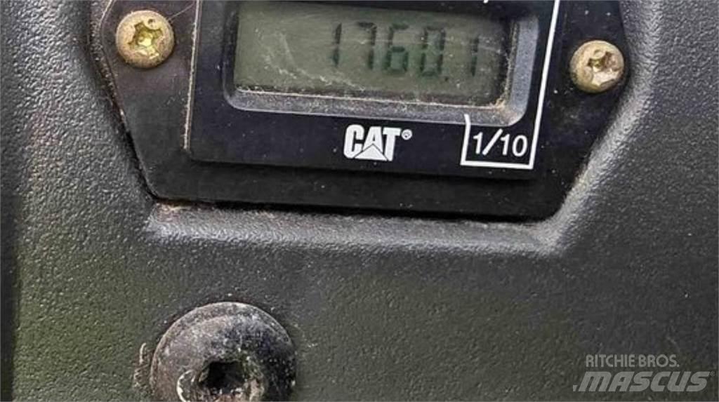 CAT 904H Колесни товарачи