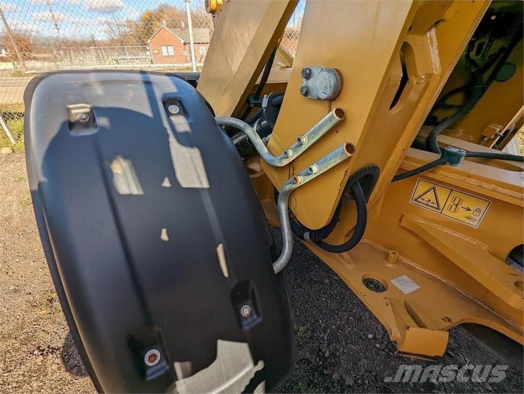 CAT 908M Колесни товарачи