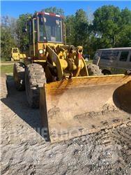 CAT 916 Колесни товарачи