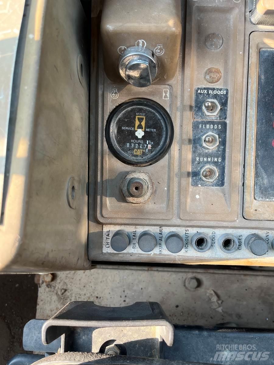 CAT 916 Колесни товарачи