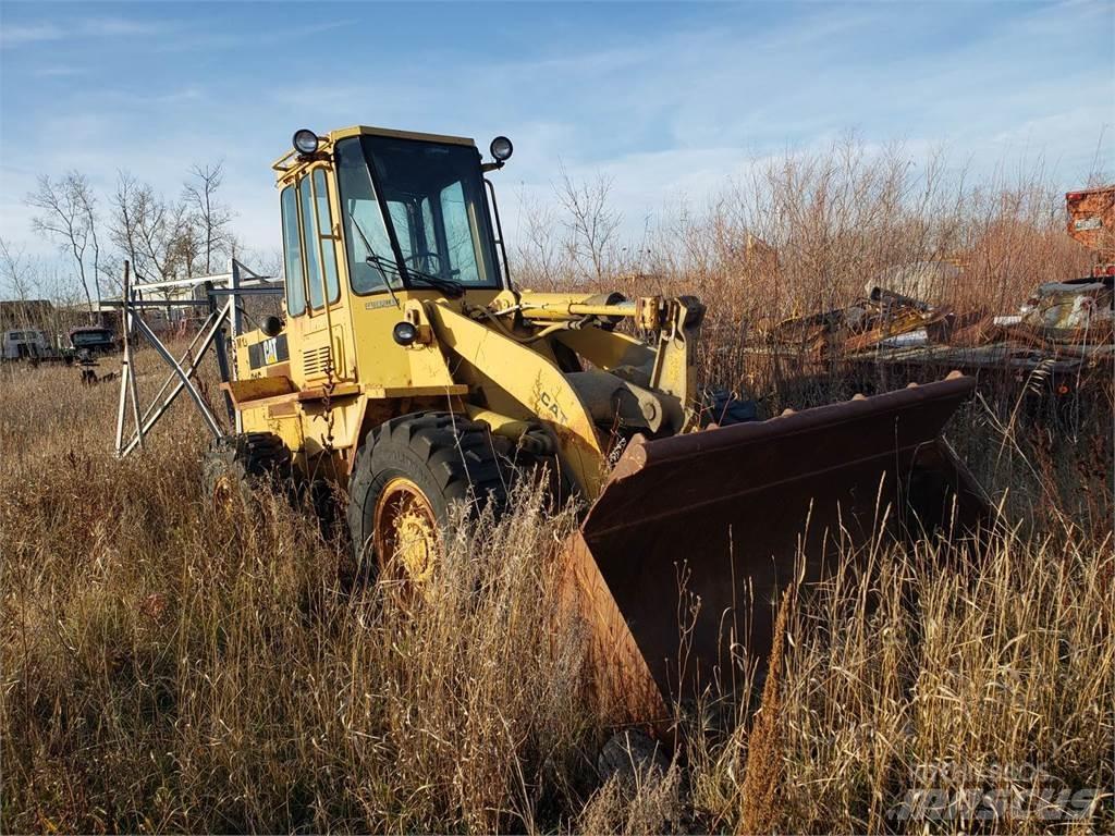 CAT 916 Колесни товарачи