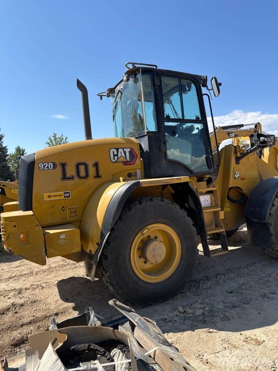 CAT 920 Колесни товарачи