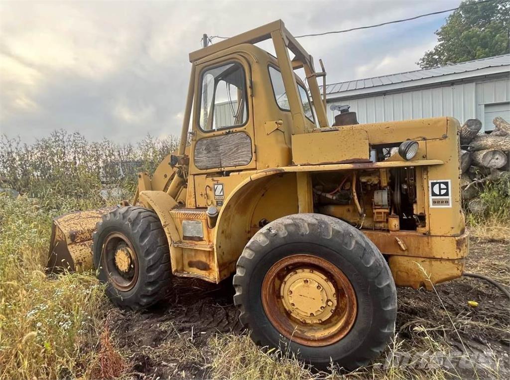 CAT 922B Колесни товарачи