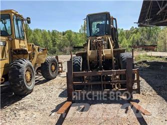 CAT 926E Колесни товарачи