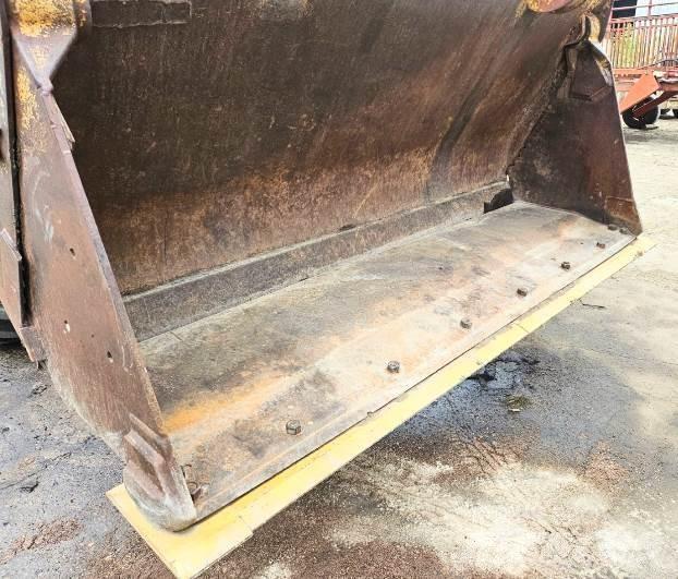 CAT 926E Колесни товарачи