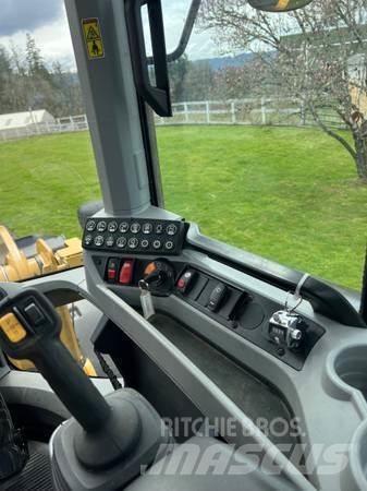 CAT 926M Колесни товарачи