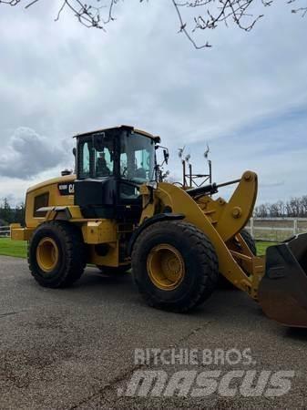 CAT 926M Колесни товарачи