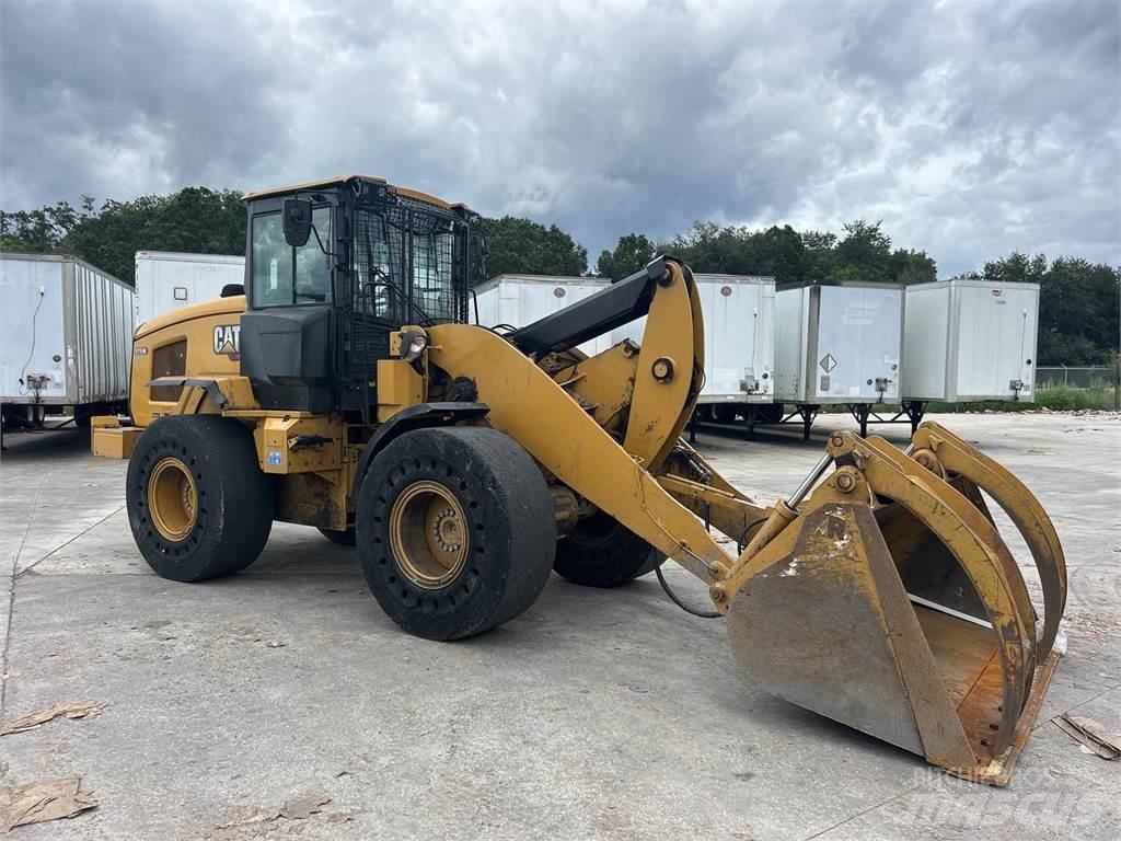 CAT 926M Колесни товарачи