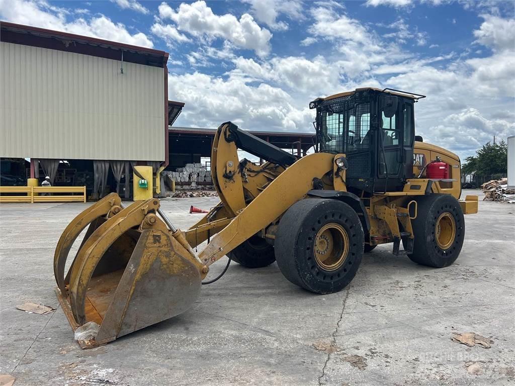 CAT 926M Колесни товарачи