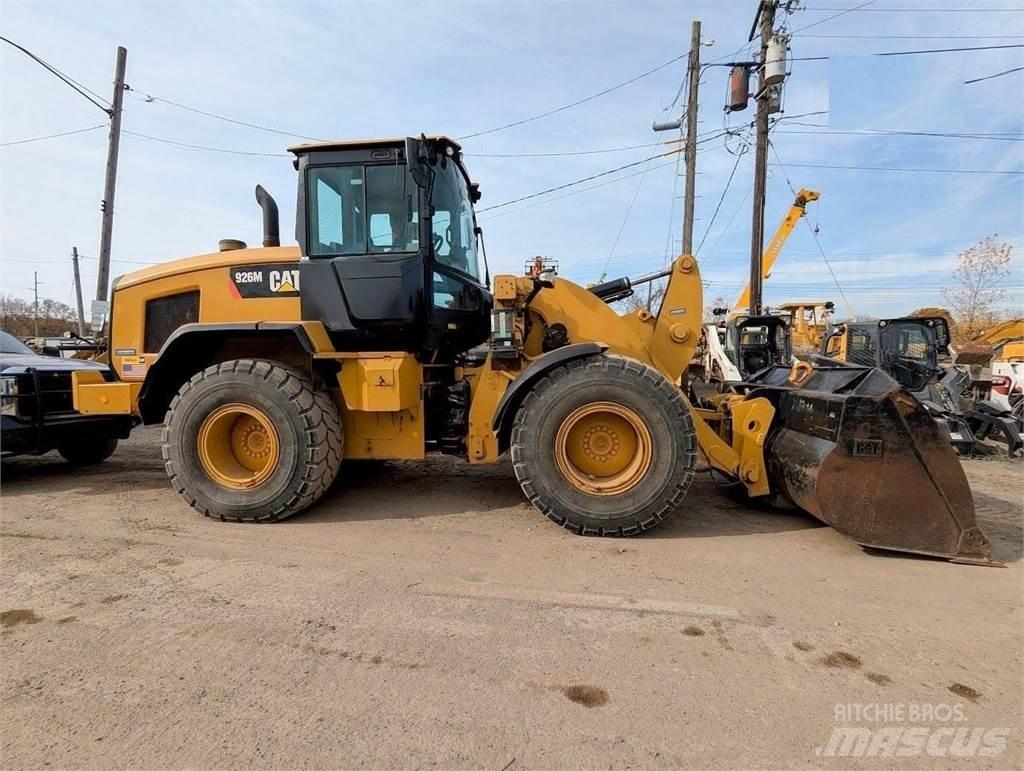 CAT 926M Колесни товарачи