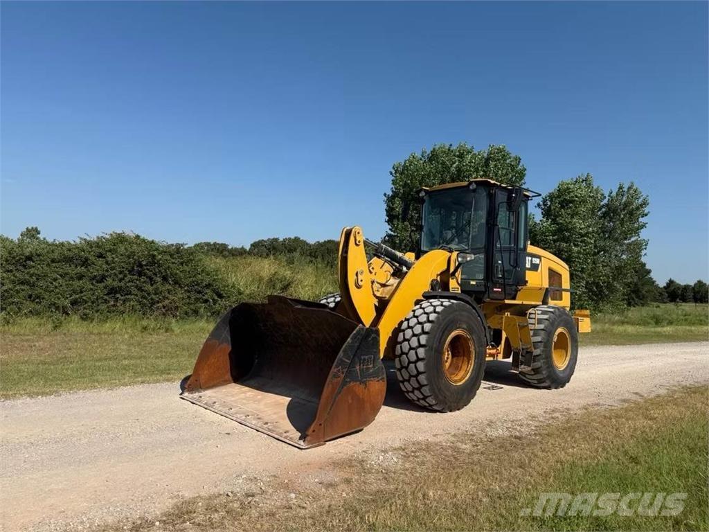 CAT 926M Колесни товарачи