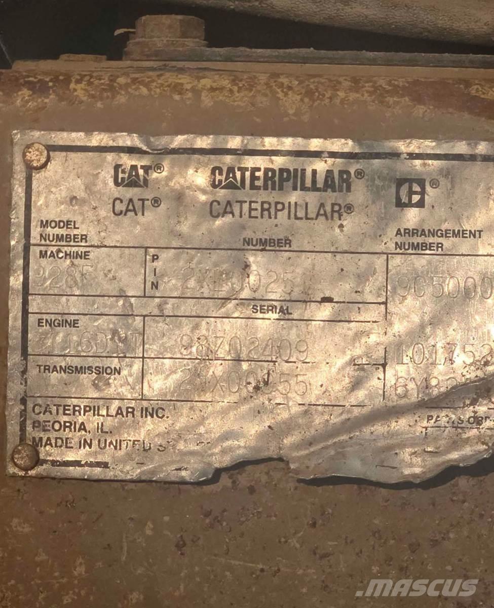 CAT 928F Колесни товарачи