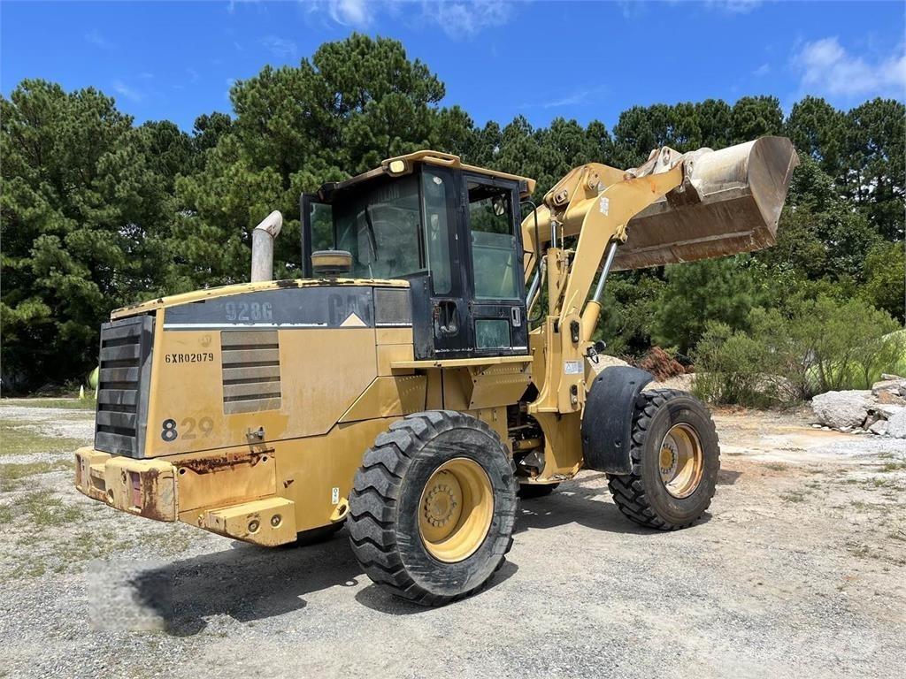 CAT 928G Колесни товарачи