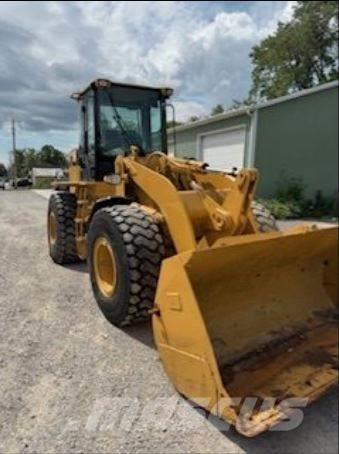 CAT 928HZ Колесни товарачи