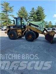 CAT 930G Колесни товарачи