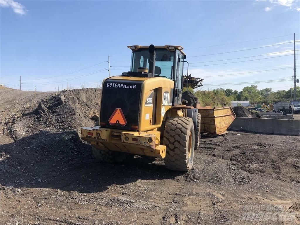 CAT 930G Колесни товарачи