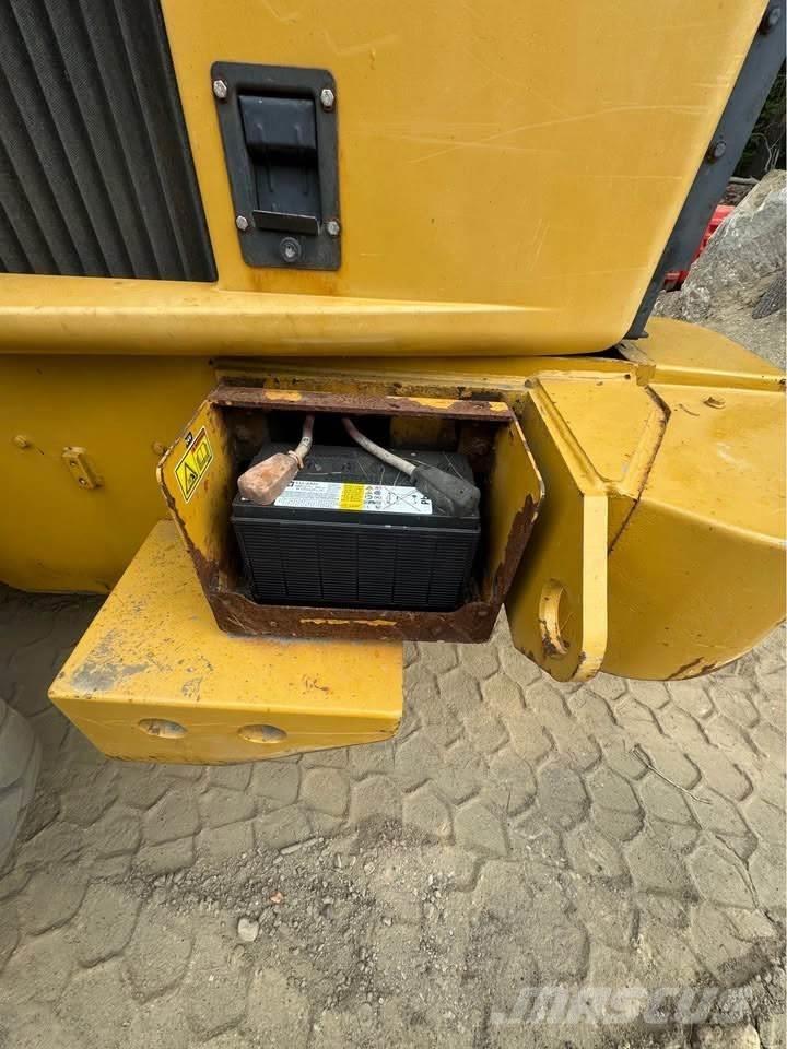 CAT 930G Колесни товарачи