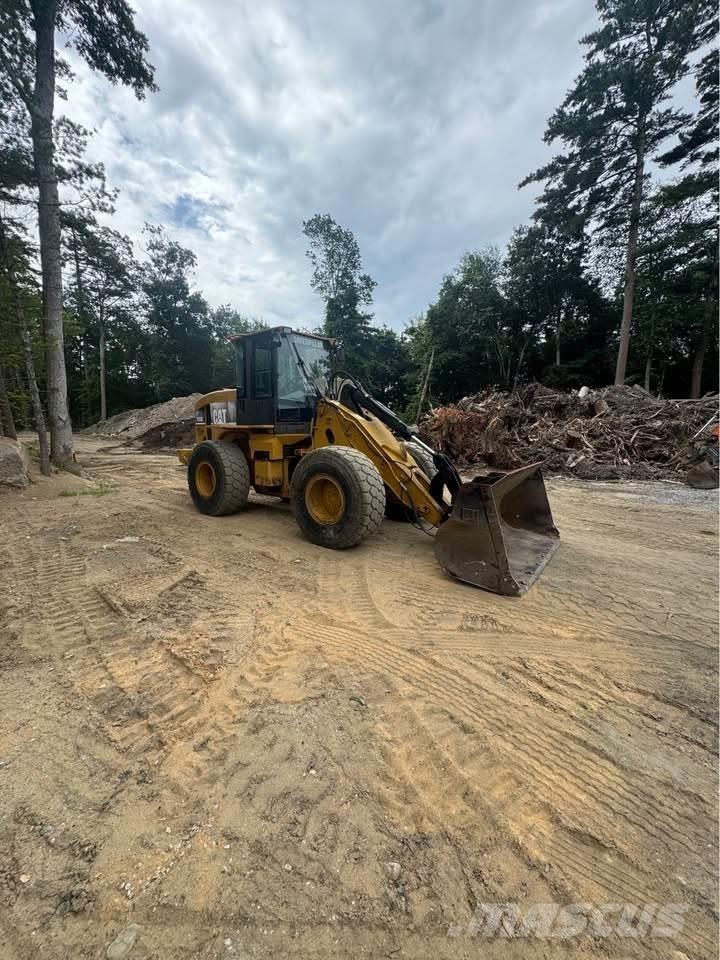 CAT 930G Колесни товарачи