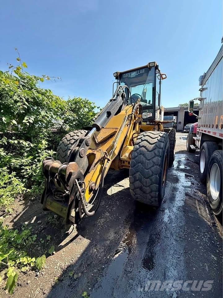 CAT 930G Колесни товарачи