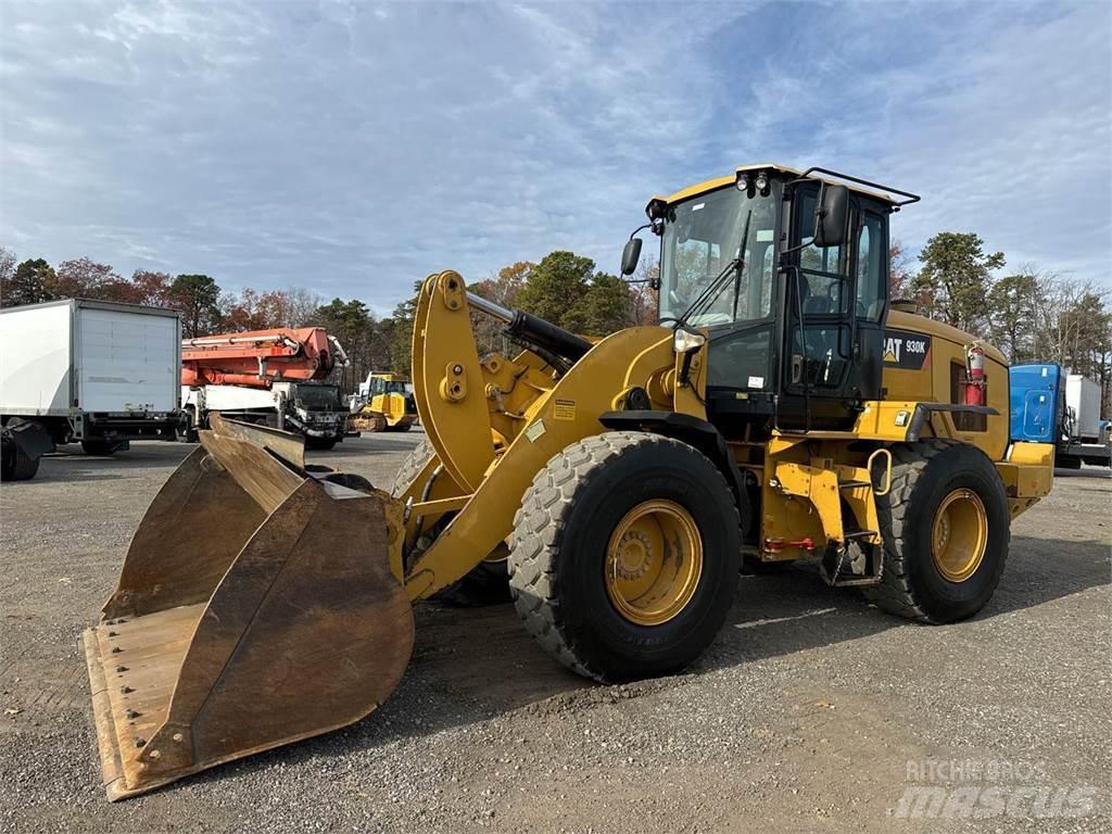 CAT 930K Колесни товарачи