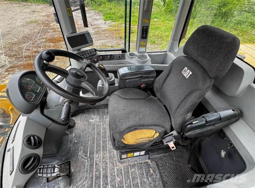 CAT 930K Колесни товарачи