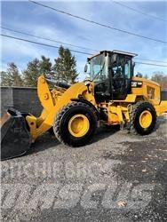 CAT 930M Колесни товарачи