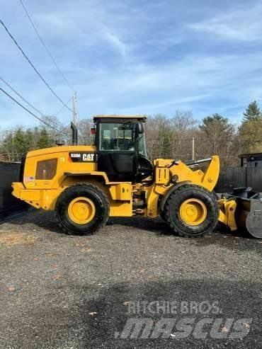 CAT 930M Колесни товарачи