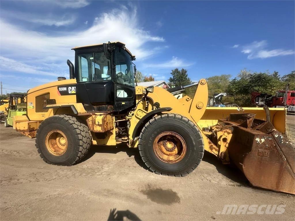 CAT 930M Колесни товарачи