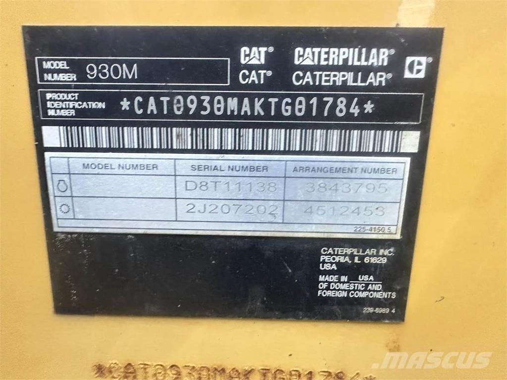 CAT 930M Колесни товарачи