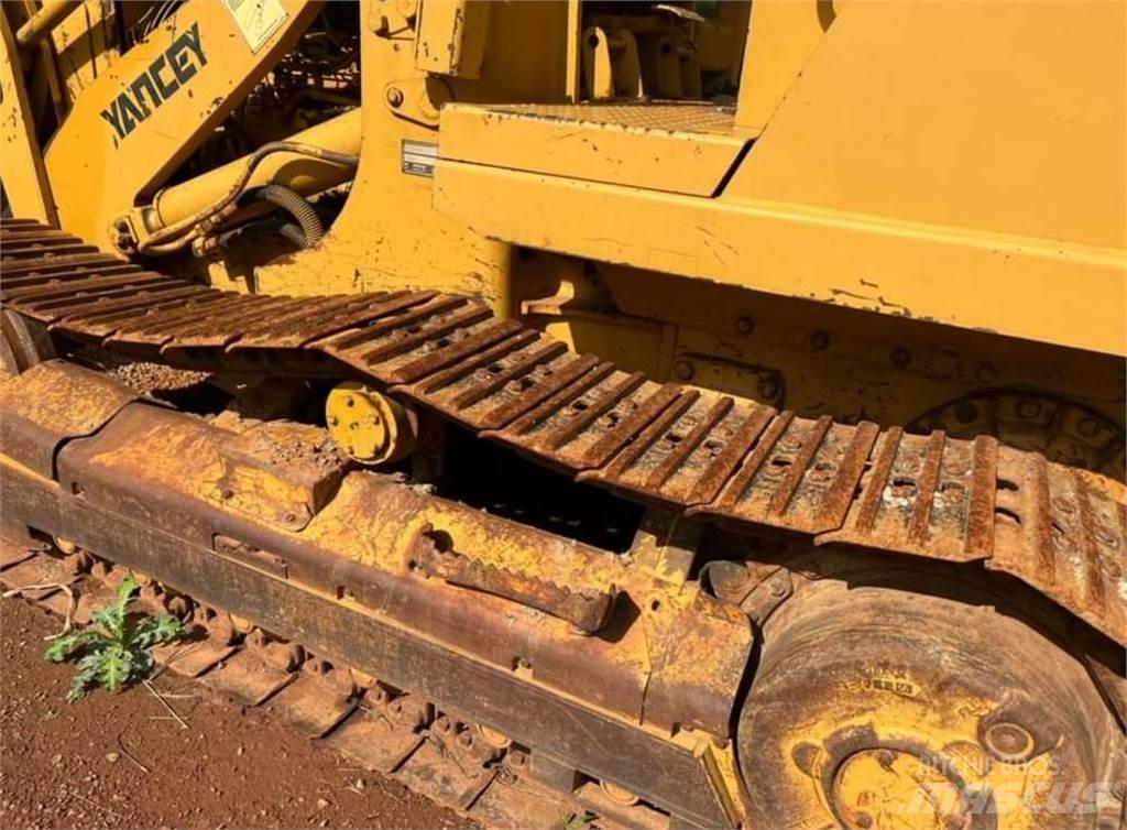 CAT 933C Верижни булдозери
