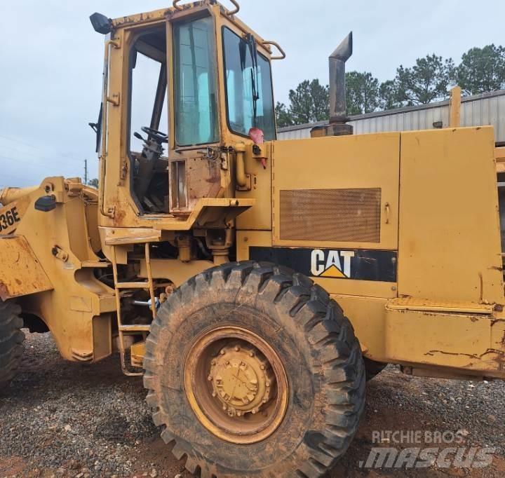 CAT 936E Колесни товарачи