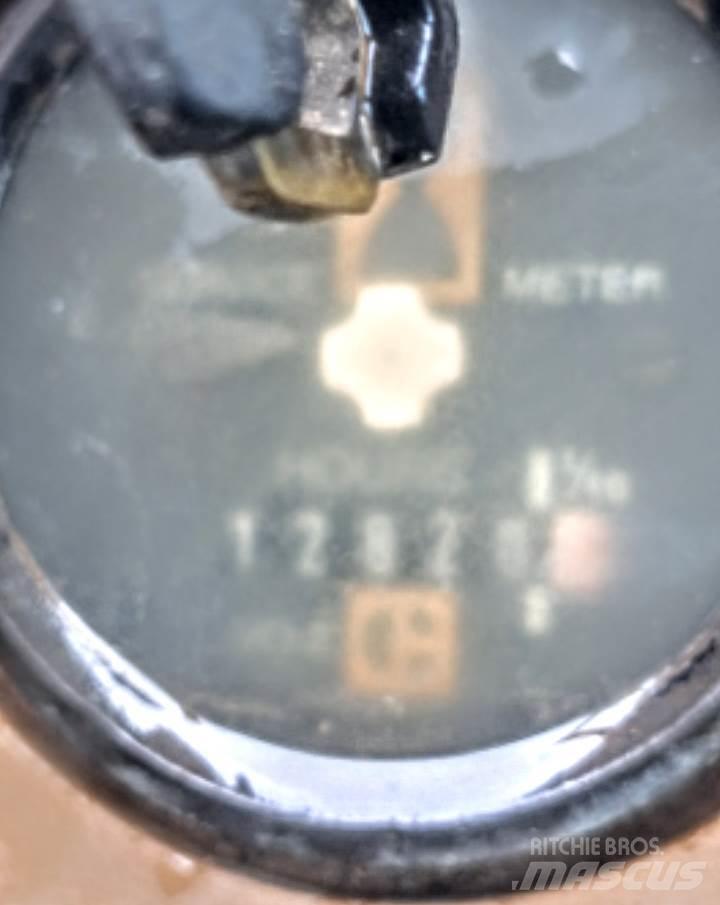 CAT 936E Колесни товарачи