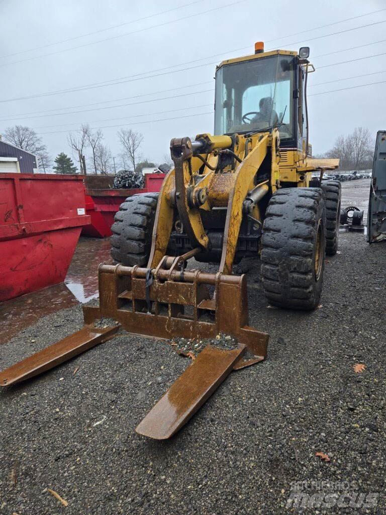 CAT 938F Колесни товарачи