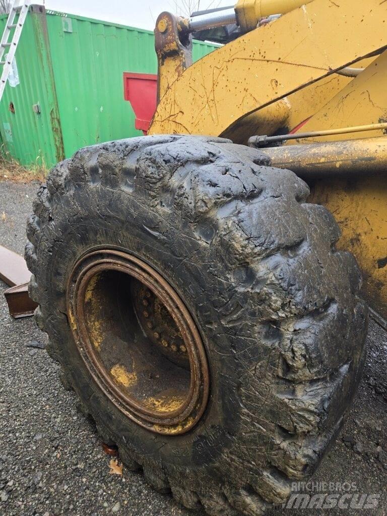CAT 938F Колесни товарачи