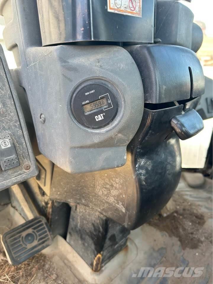 CAT 938G Колесни товарачи