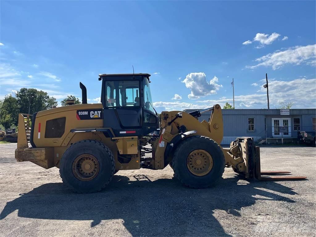 CAT 938M Колесни товарачи