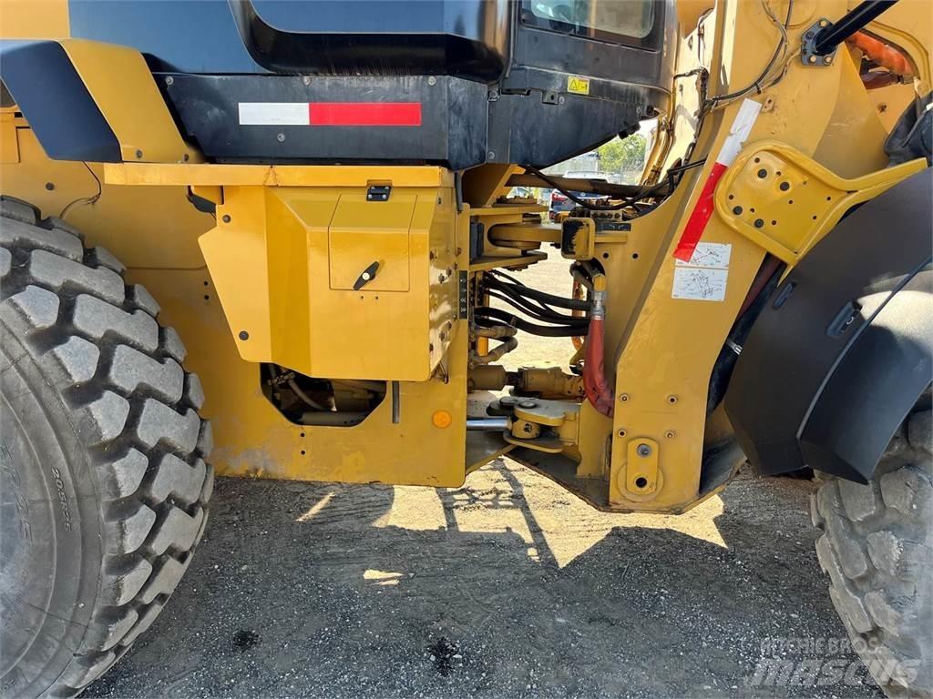 CAT 938M Колесни товарачи