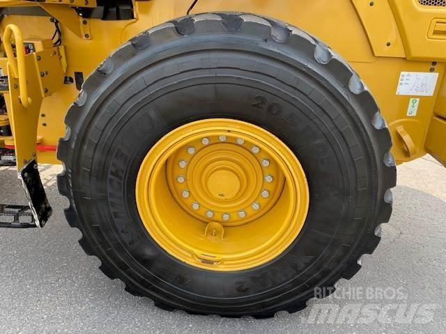 CAT 938M Колесни товарачи