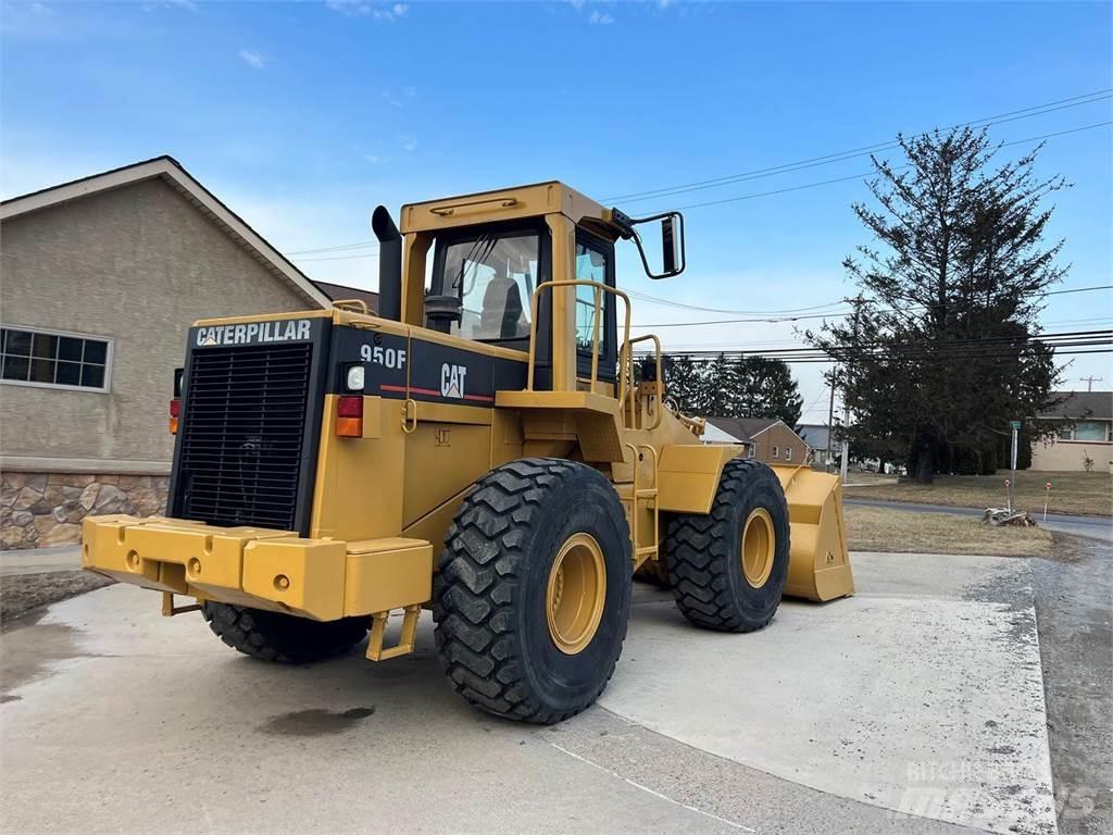 CAT 950F Колесни товарачи
