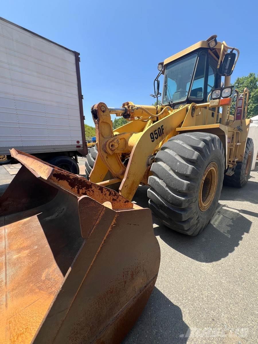 CAT 950F Колесни товарачи